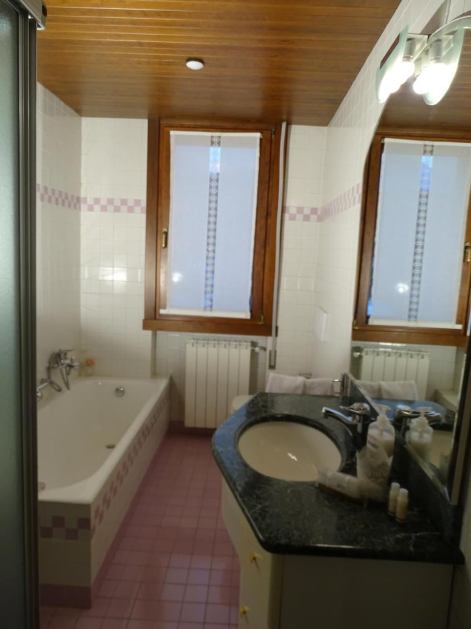 Bed and Breakfast La Casa Di Clara Esine Exterior foto